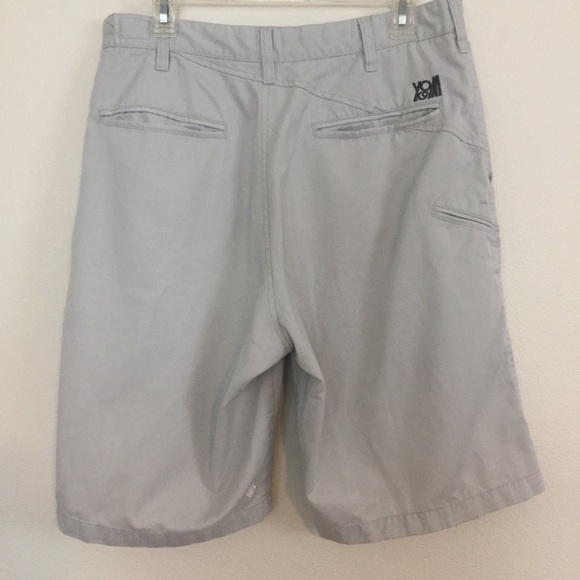 Volcom men’s light grey shorts. Size 33 - Picture 2 of 9